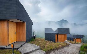 Artotel Cabin  3*